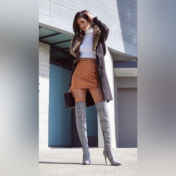 Shoe Dazzle Removable Faux Fur Trim Coat - Picture 4 of 7